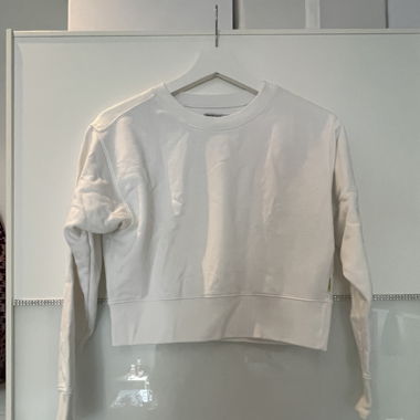 White croped hoodie