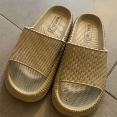 Beige Bershka Bath Slippers