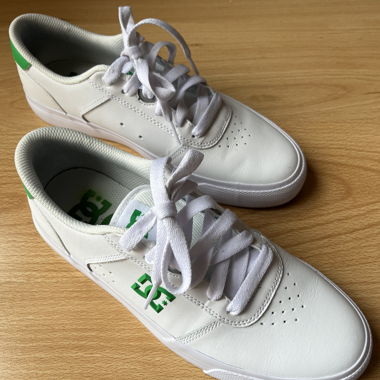 Weisse und grüne DC Shoes Sneaker