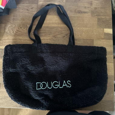 Borsa shopping in pile Douglas