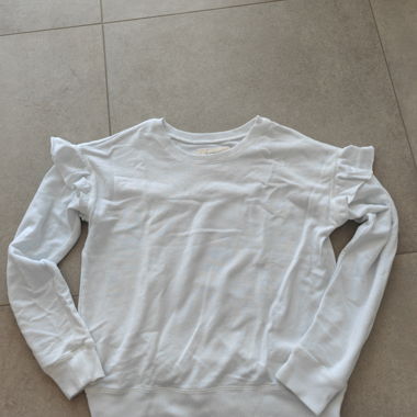 White Hollister sweater size S