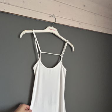 robe blanche dos nue 