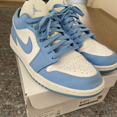 Air Jordan bleu 