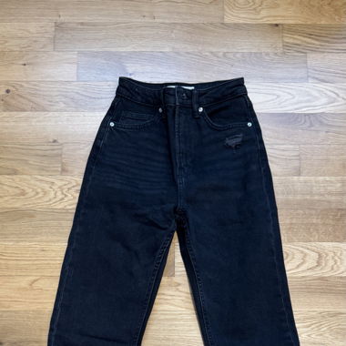 Schwarze Jeans Gr. 32 von Berskha (Mom Slim)