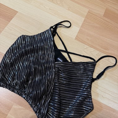 Metallic top