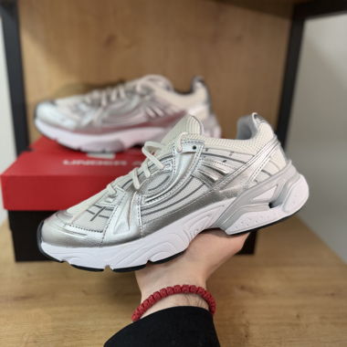 Under Armour UA Sola White Metallic Silver