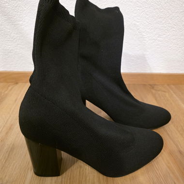 Schwarze Sock Boots mit Blockabsatz