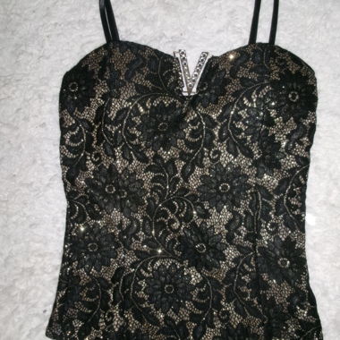 Top en dentelle noir paillettes