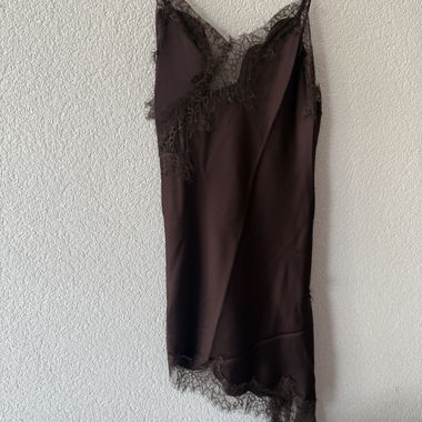 Robe en dentelle marron