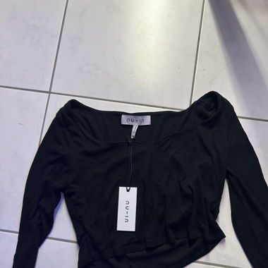 Schwarzer Pullover 