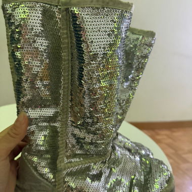 Silberfarbene Pailletten-Boots