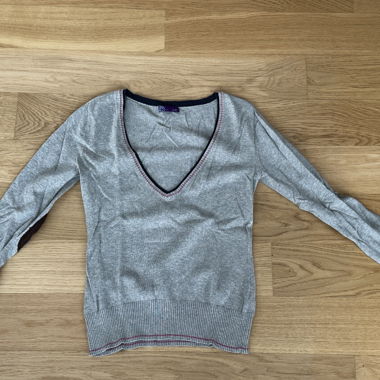 Maglione grigio da donna AJC