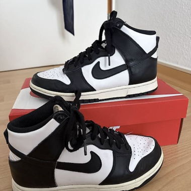 Nike Dunk High Panda