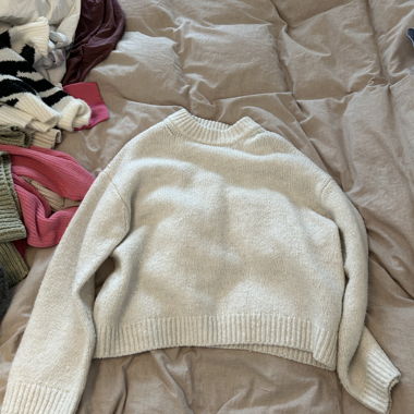 Pull en maille crème à encolure ronde