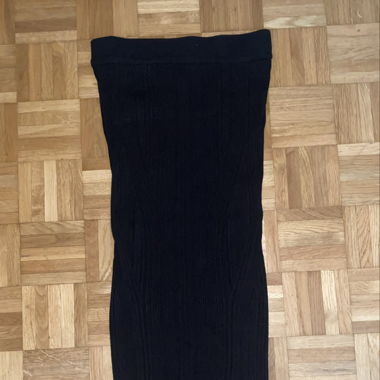 Jupe noire avec des rayures noires