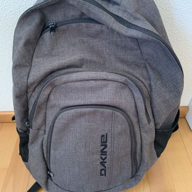 Dakine grauer Rucksack
