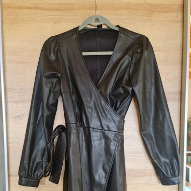 Robe en cuir