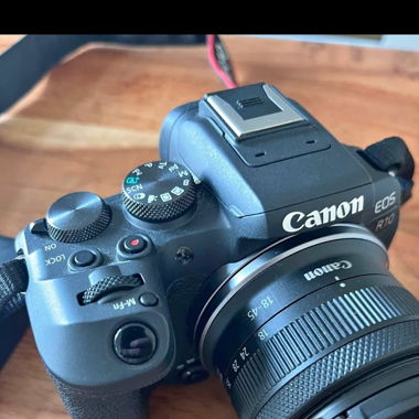 Canon EOS R10,  Kit Lens , 32GB SD Card 
