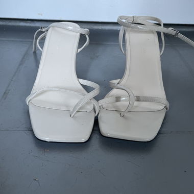 Weisse Sandalen mit Absatz - Pull&Beer - 39