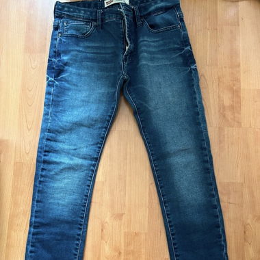 Levis jeans