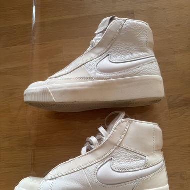 Bakets montantes Nike creme
