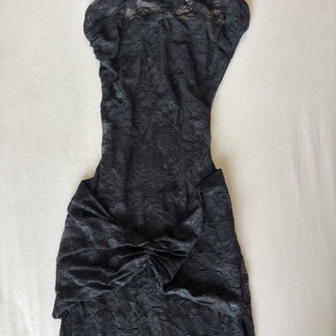 Robe en dentelle noire