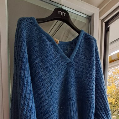 Knitted sweather
