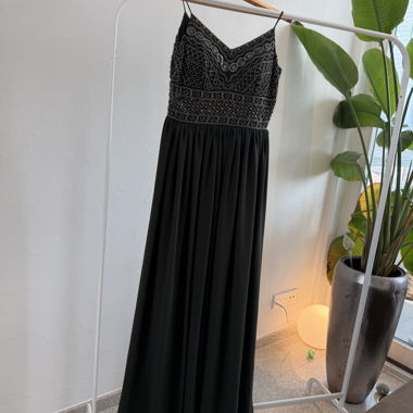 Evening dress with hand embroidery