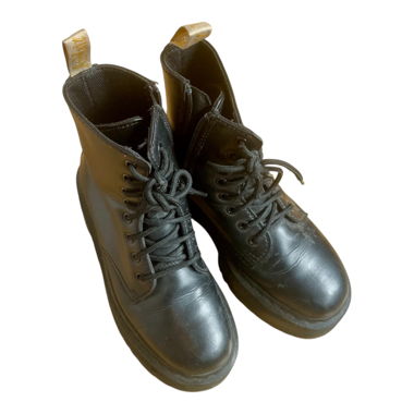 Dr. Martens schwarze Schnürstiefel