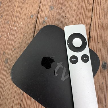 Apple TV 4K mit Fernbedienung