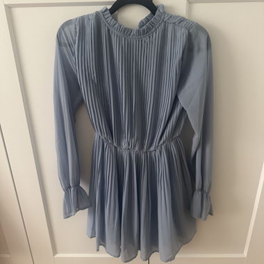 Robe plissée bleu clair