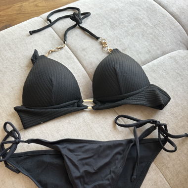 Schwarzer Bikini