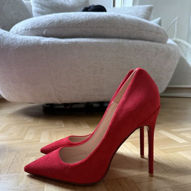 Louboutins Rouges