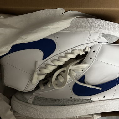 Nike Blazer Mid Sneaker