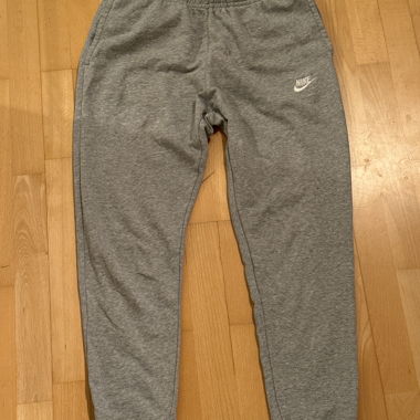 Graue Nike Jogginghose