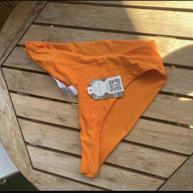 Slip da bikini. Taglia M. Nuovo