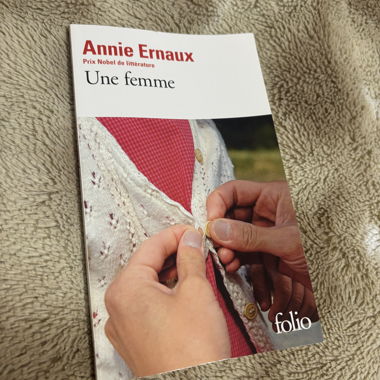 Buch „Une femme“