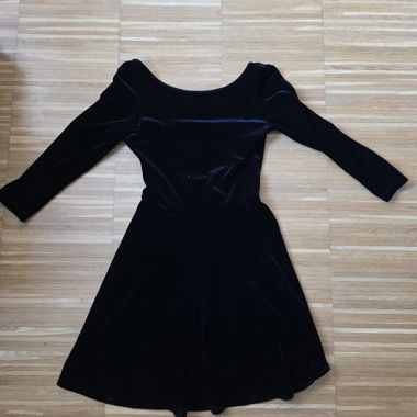 Robe noire en velours