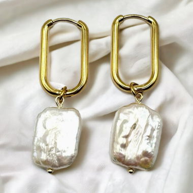 Orecchini dorati con perle keshi
