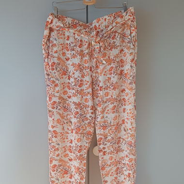 Floral flowy trousers