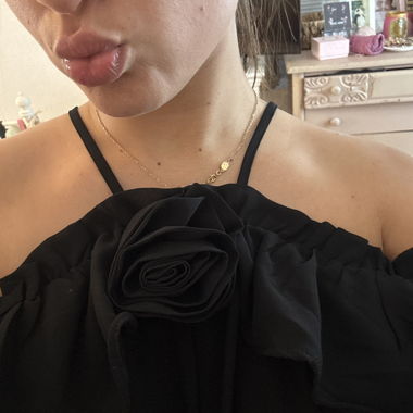 Top nero spalle scoperte