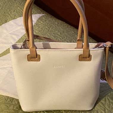 Sac beige à porter à la main ou bandoulière 