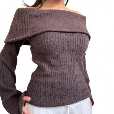 Brauner Off-Shoulder-Pullover