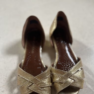 Goldene Schuhe