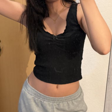 Schwarzes Damen-Top mit Raffung