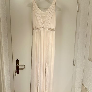 Airy dress