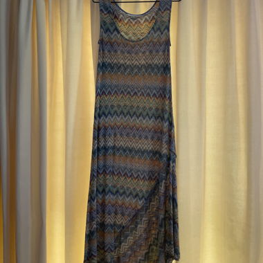 Robe longue sans manches à motifs