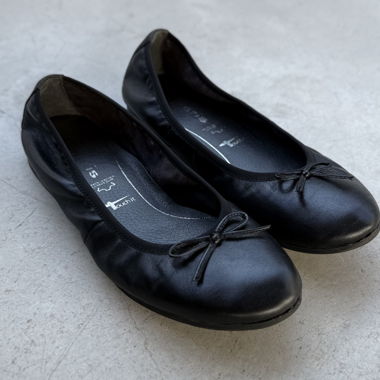 Tamaris schwarze Leder Ballerinas EU40