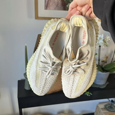 Yeezy boost 350 V2 Light