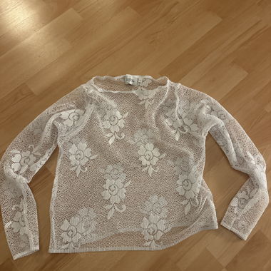 White floral lace long-sleeve boat-neck top